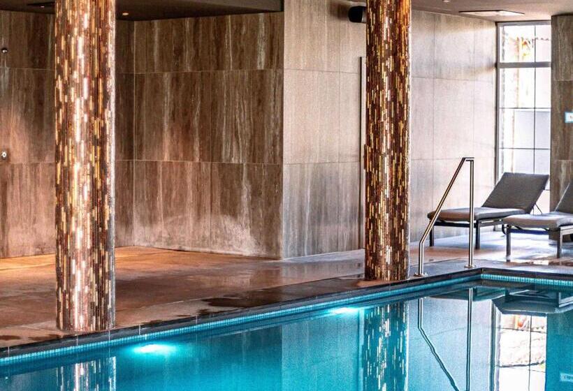 هتل Mercure Han Sur Lesse