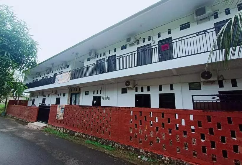 ホテル Oyo 3748 Rn Guest House