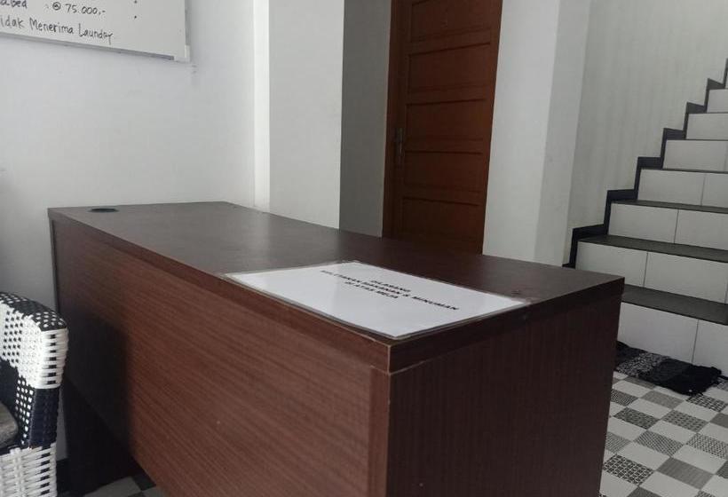 בית מלון כפרי Oyo 3748 Rn Guest House