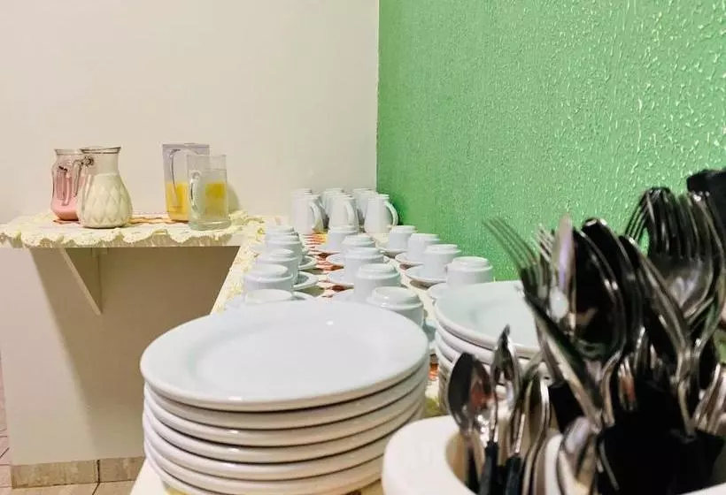 Hotelli Universitário Goiatuba