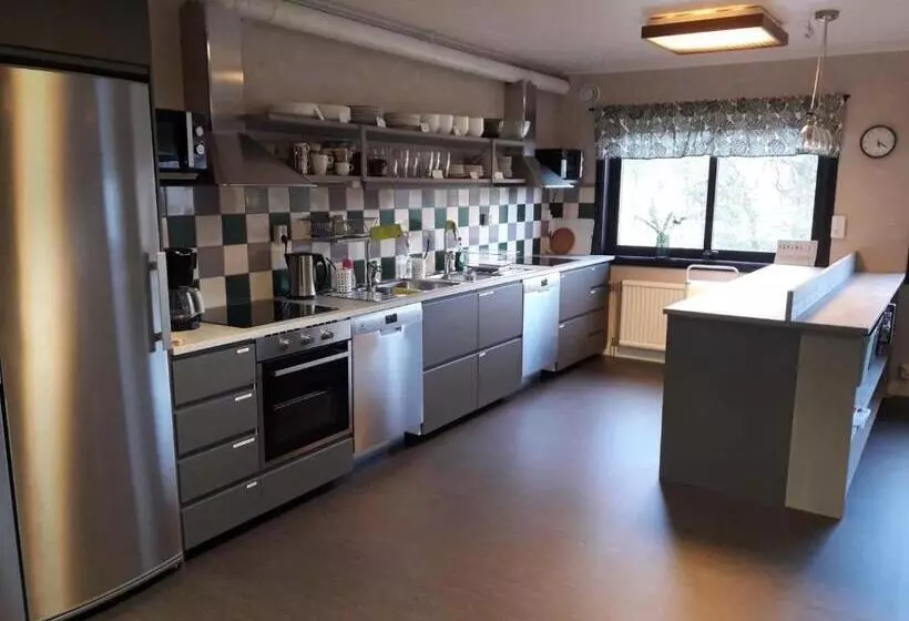 Retkeilymaja Hestra Guesthouse