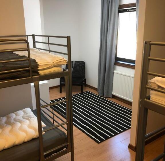 הוסטל Hestra Guesthouse