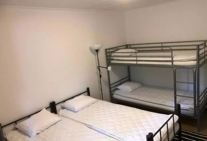 Retkeilymaja Hestra Guesthouse