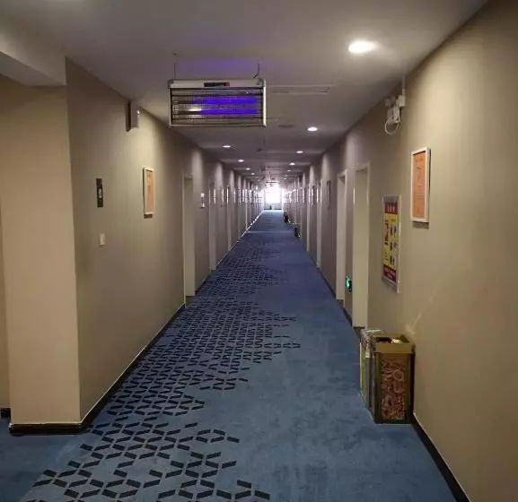 ホテル 7days Inn Dezhou Qihe Coach College