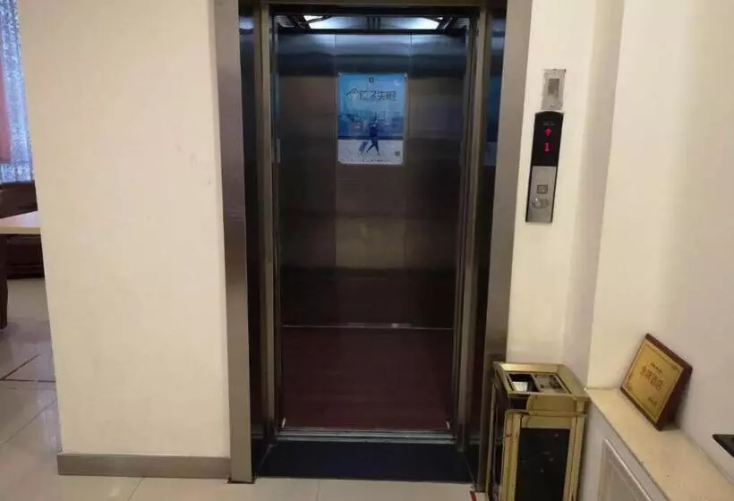 ホテル 7days Inn Dezhou Qihe Coach College