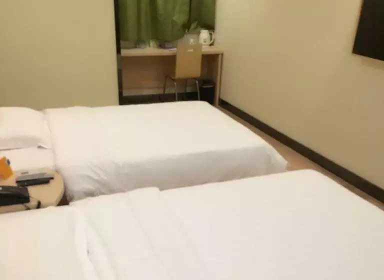 Hotelli 7days Inn Dongtai Hong Lan Road Rt Mart