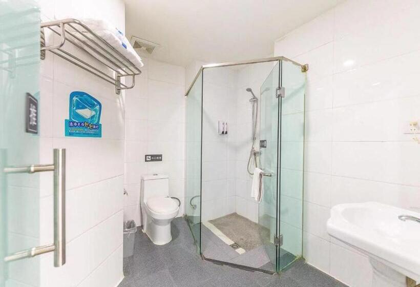 בית מלון כפרי 7days Inn Xining Kunlun Road Cross