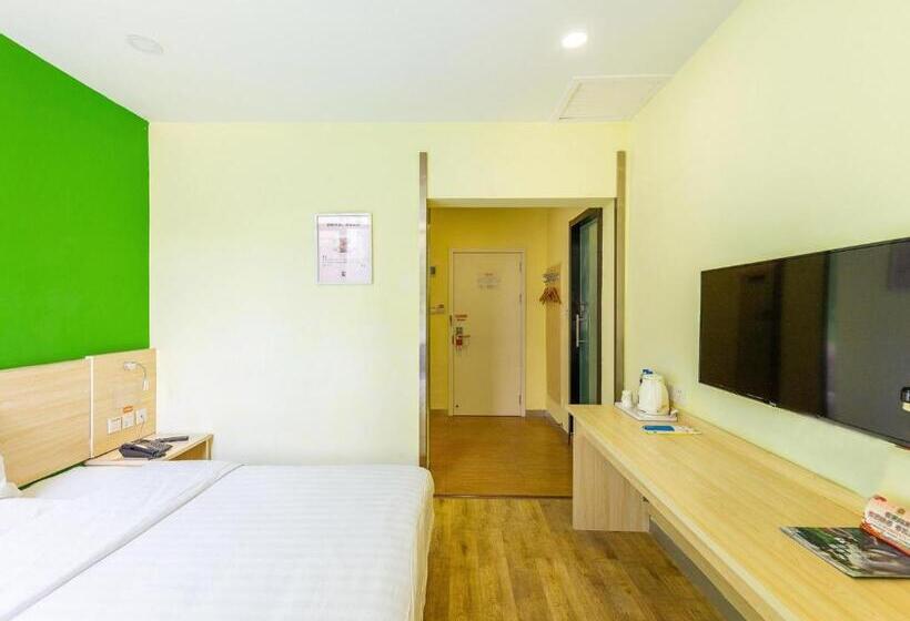 בית מלון כפרי 7days Inn Xining Kunlun Road Cross