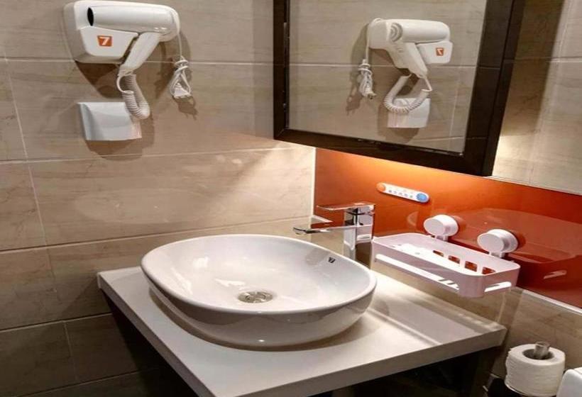 Hotel 7days Premium Tengzhou Middle College Road High Speed Rail Station