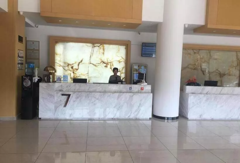 ホテル 7days Premium Weihai High Speed Rail Station Bathing Beach