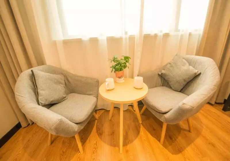 Hotelli Greentree Inn Nanjing Lukou Airport