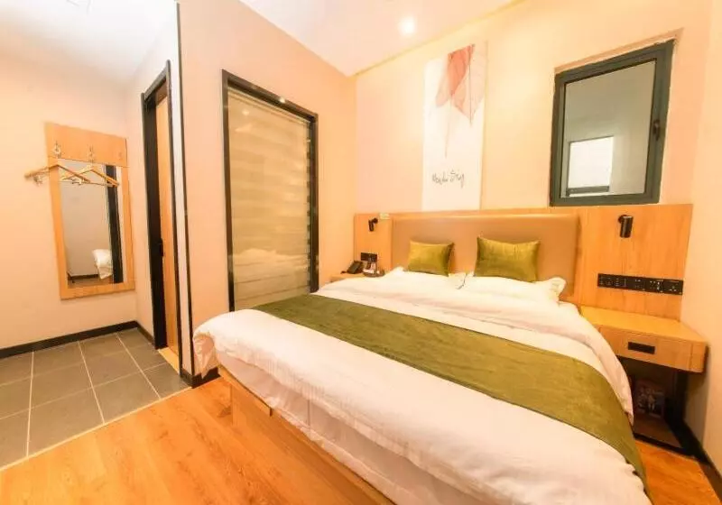 Hotelli Greentree Inn Nanjing Lukou Airport