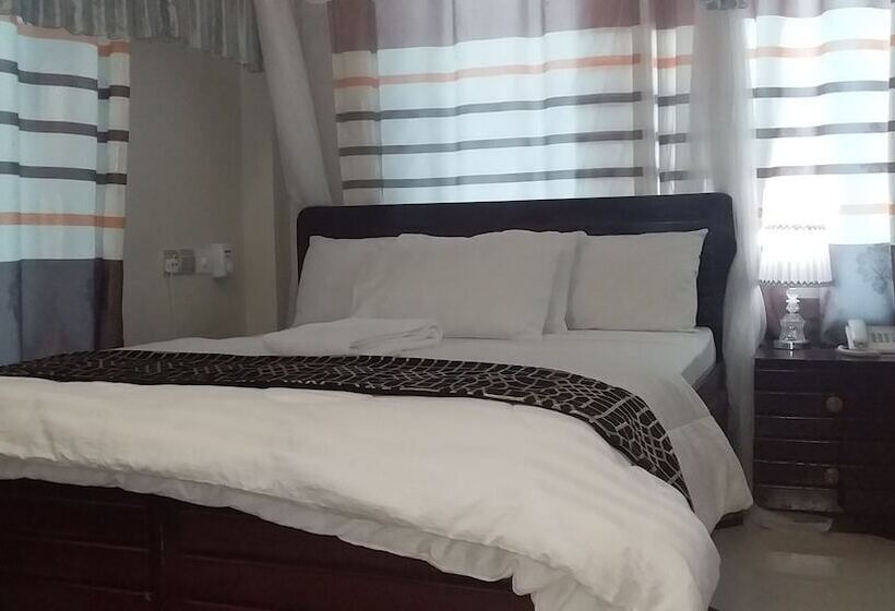 בית מלון כפרי Triple J Resort