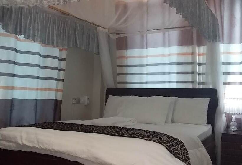 בית מלון כפרי Triple J Resort