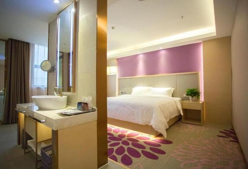 Lavande Hotel Changji Changning Road