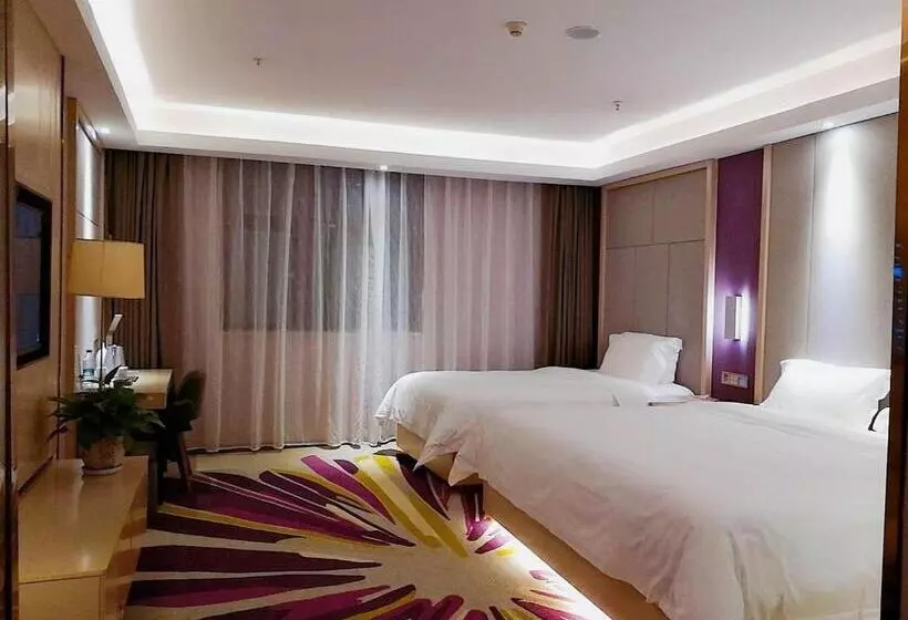 Lavande Hotel Changji Changning Road