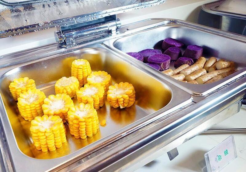 Lavande Hotel Zigong Tanmulin Lantern Park