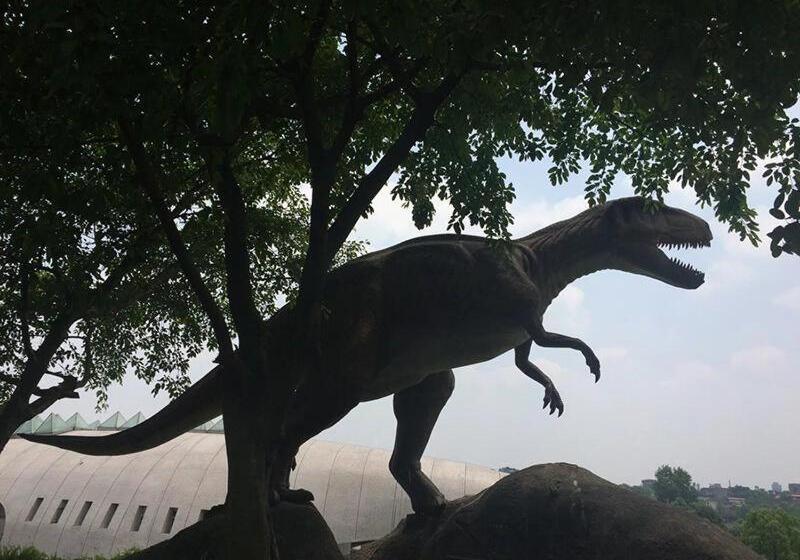 Lavande Hotel Zigong Tanmulin Lantern Park