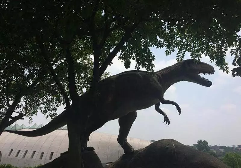 Lavande Hotel Zigong Tanmulin Lantern Park