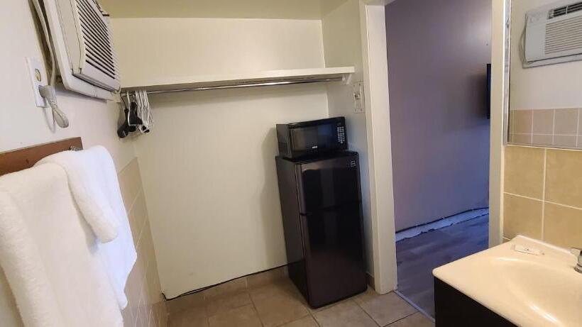 فندق على الطريق Choice Inn By The Falls