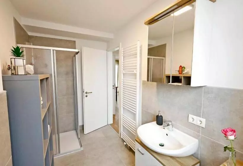 Aamiaismajoitus (B&B) Vinotel Weinstrasse