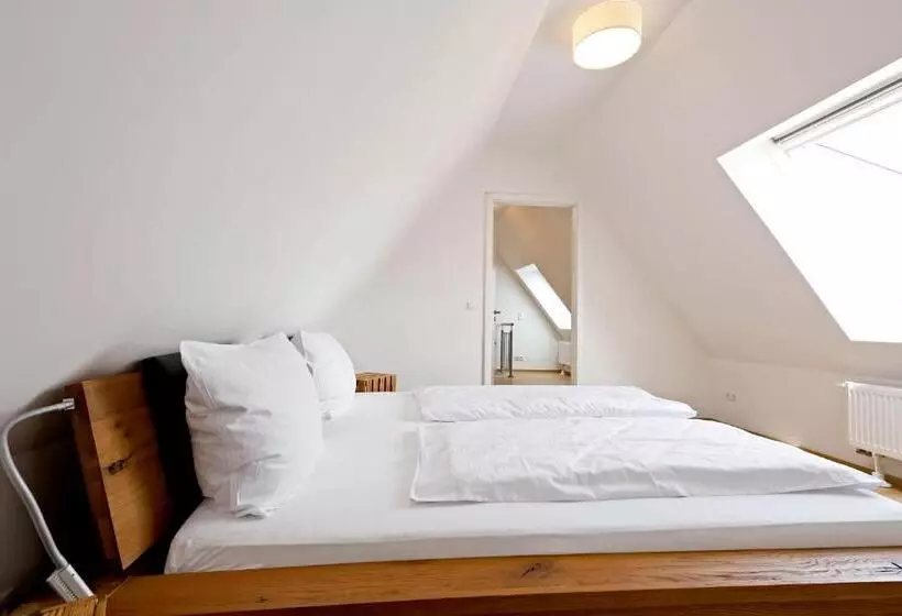 Aamiaismajoitus (B&B) Vinotel Weinstrasse