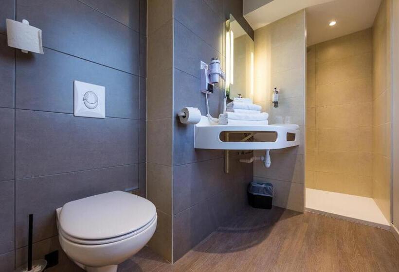 Brit Hotel Ploermel   Hotel De L Hippodrome