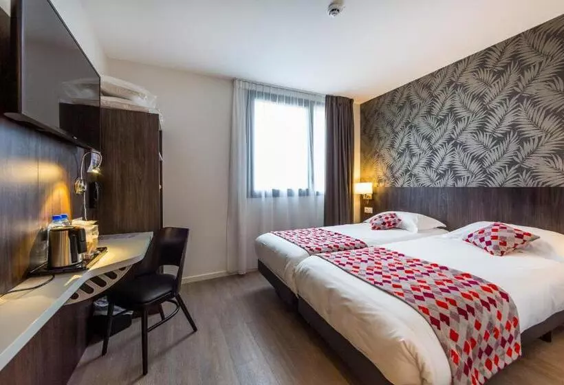 Brit Hotel Ploermel   Hotel De L Hippodrome