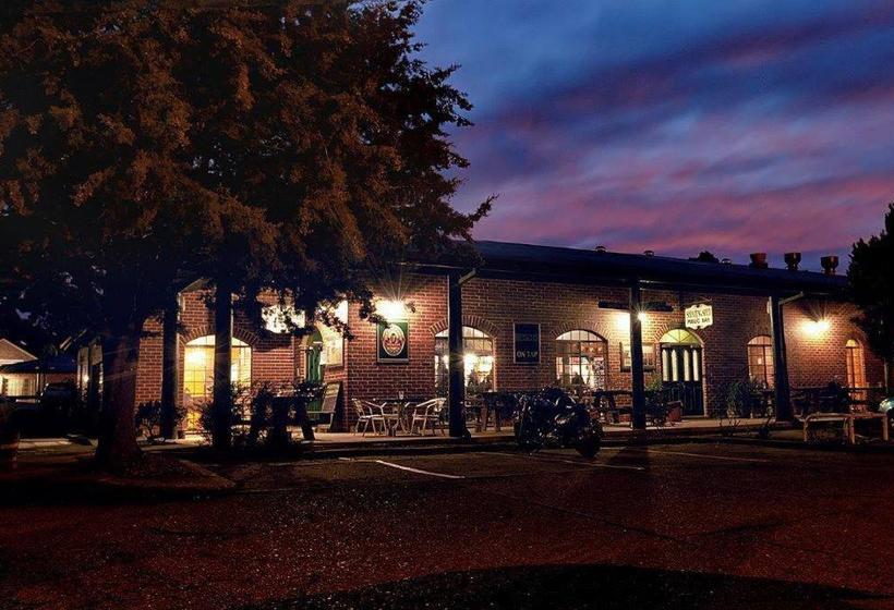 Отель Murrumbateman Country Inn