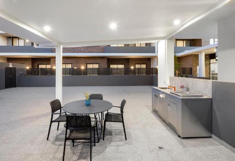 فندق Quest Goulburn