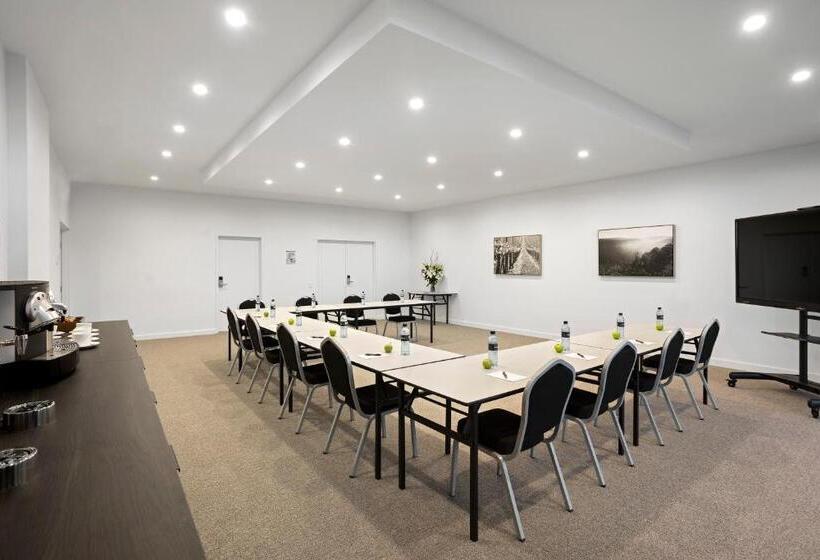 فندق Quest Goulburn