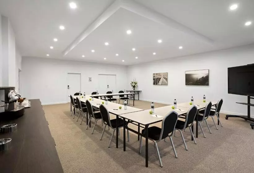 ホテル Quest Goulburn