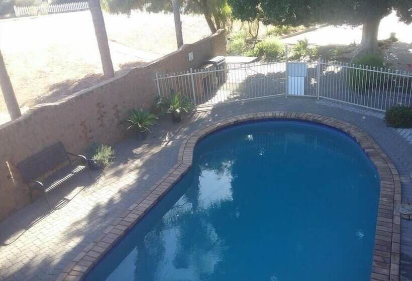 汽车旅馆 Darling Junction Motor Inn