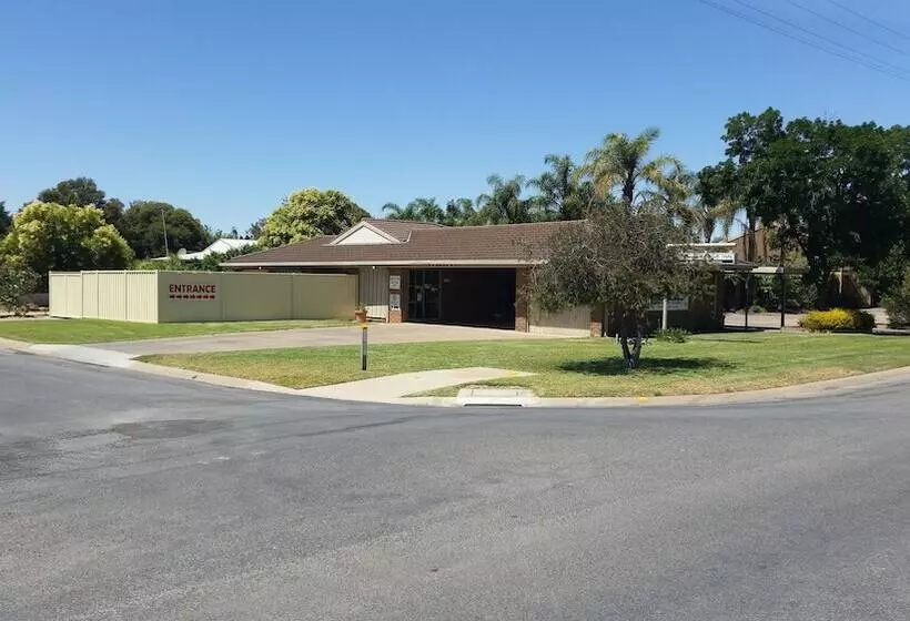 モーテル Darling Junction Motor Inn