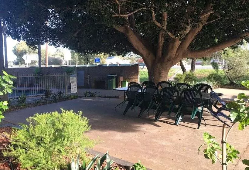 モーテル Darling Junction Motor Inn