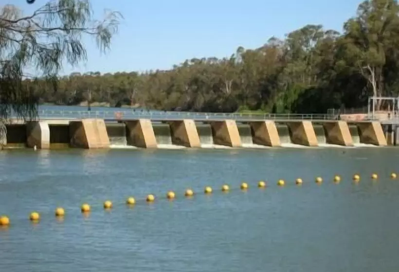 モーテル Darling Junction Motor Inn