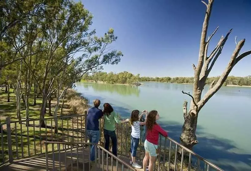 モーテル Darling Junction Motor Inn