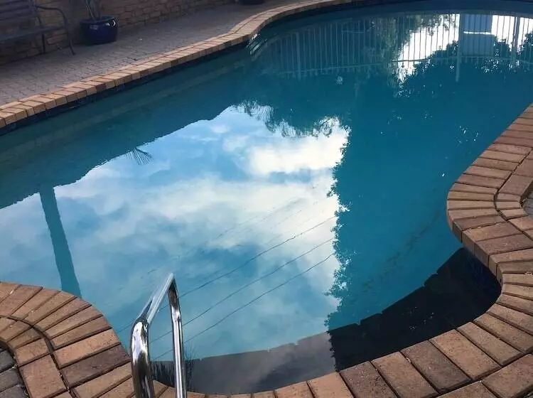 モーテル Darling Junction Motor Inn