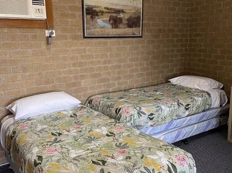 モーテル Darling Junction Motor Inn