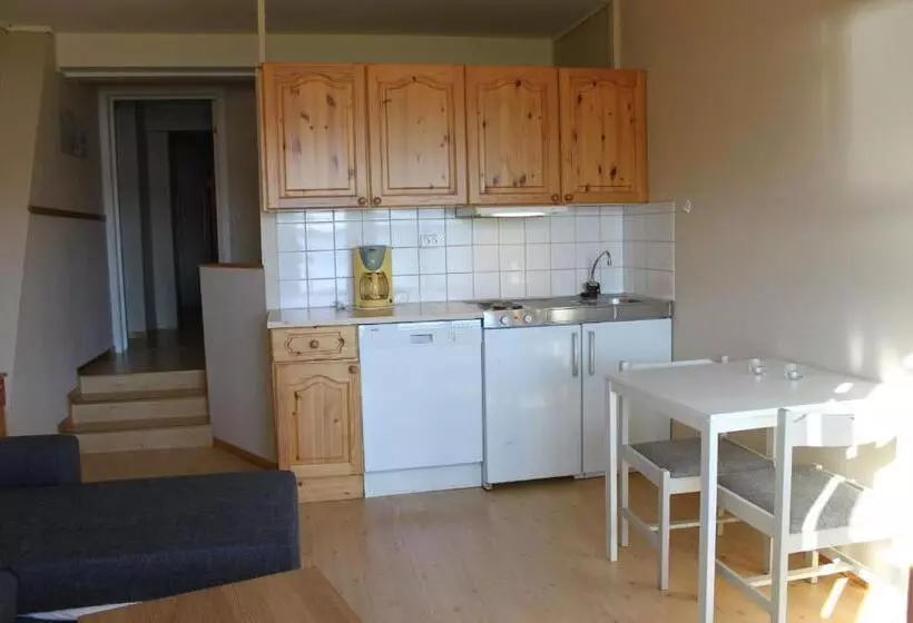 Retkeilymaja Camp åpta