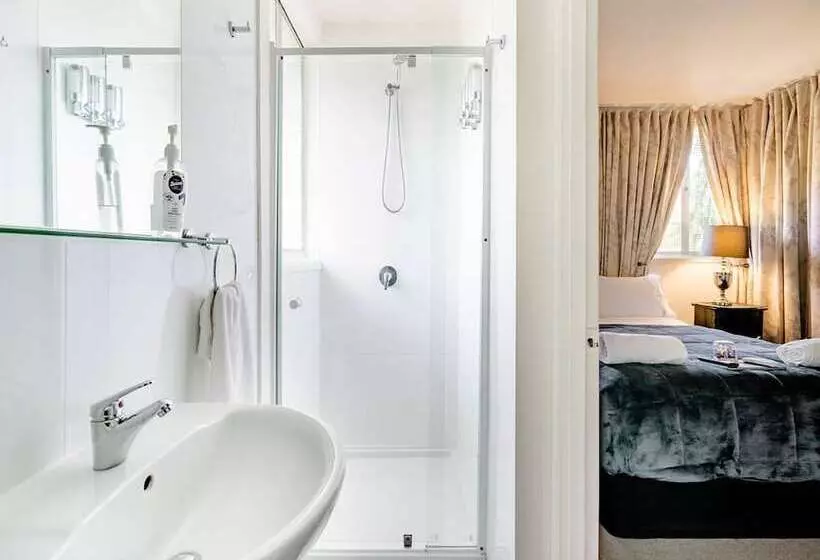 تختخواب و صبحانه Freshwater Bnb