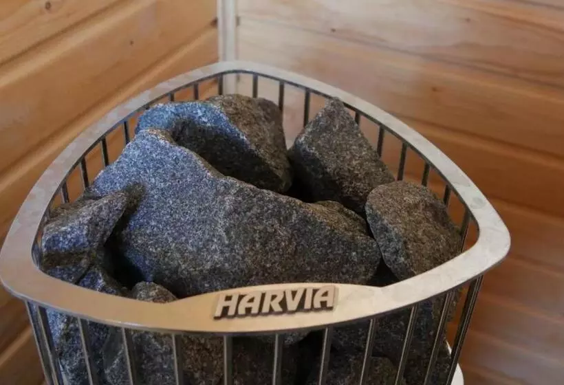 Golden Circle Suites