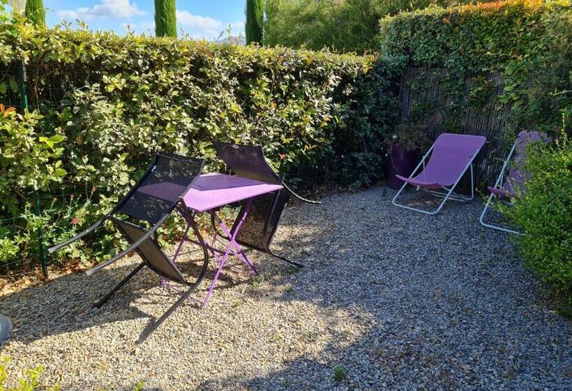 פנסיון Domaine La Condamine Crillon Le Brave