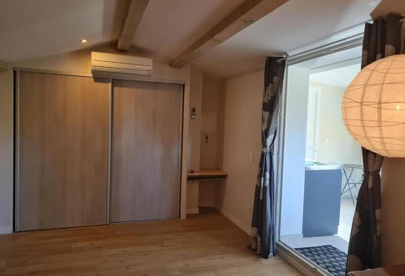 פנסיון Domaine La Condamine Crillon Le Brave