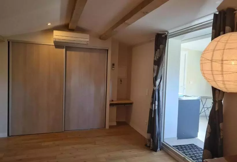 Majatalo Domaine La Condamine Crillon Le Brave