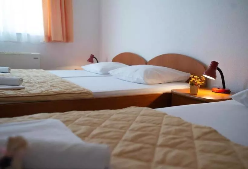 پانسیون Villa Millenium