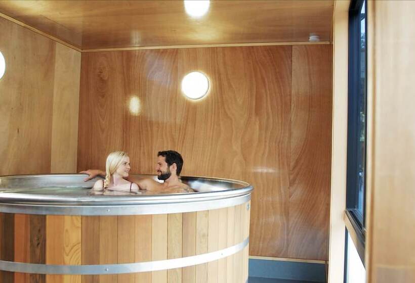 Apartments At Queenstown Top 10 Holiday Park