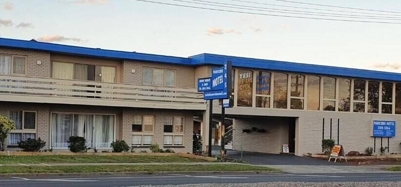 Morwell Parkside Motel