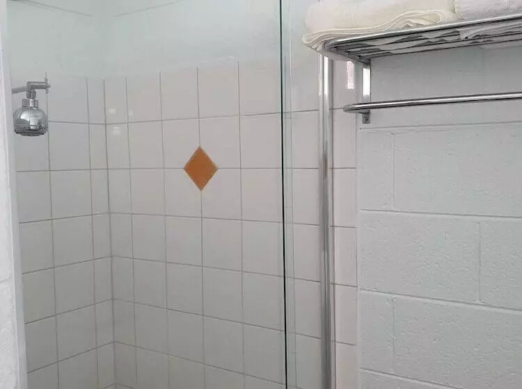 Morwell Parkside Motel