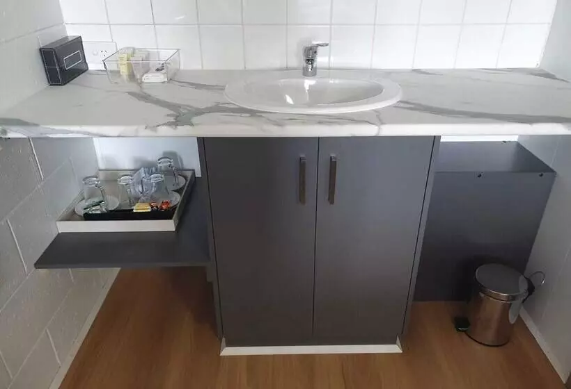 Morwell Parkside Motel